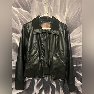 Black Leather Jacket 🐈‍⬛